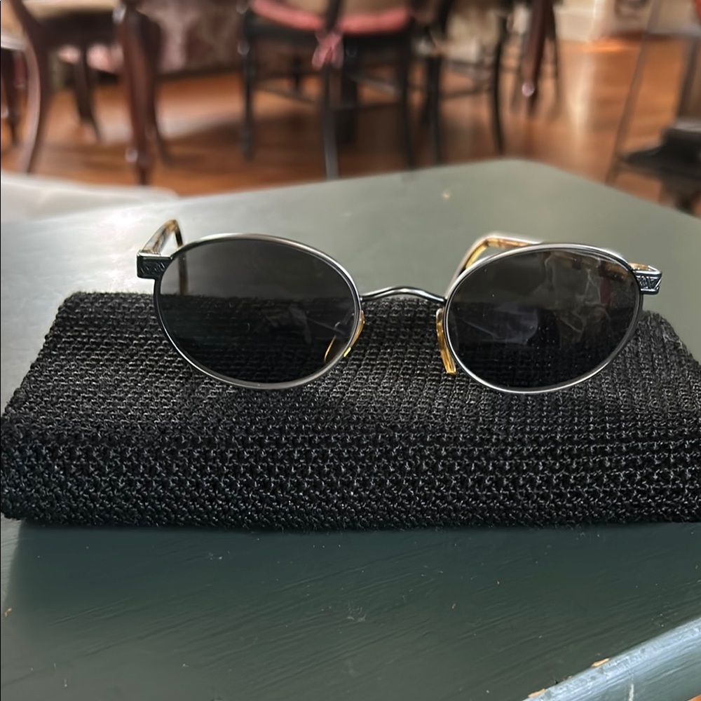 Classic Tortoise Shell frames - Picture 2 of 4